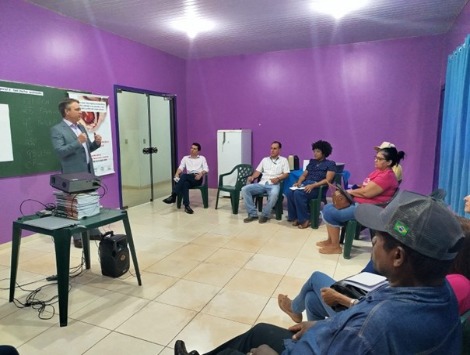 Promotor de Justiça participa de capacitação para famílias acolhedoras em Laguna Carapã 